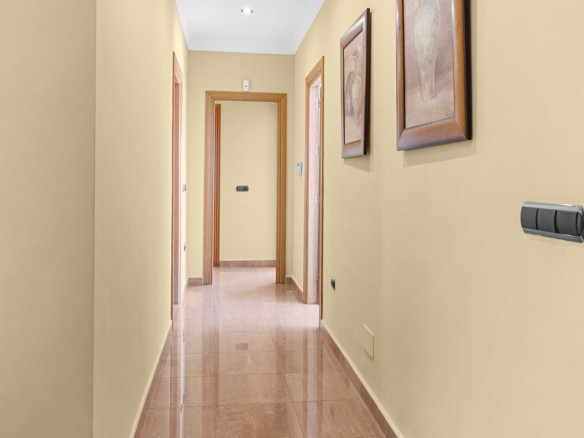 Villa for sale in Benalmadena