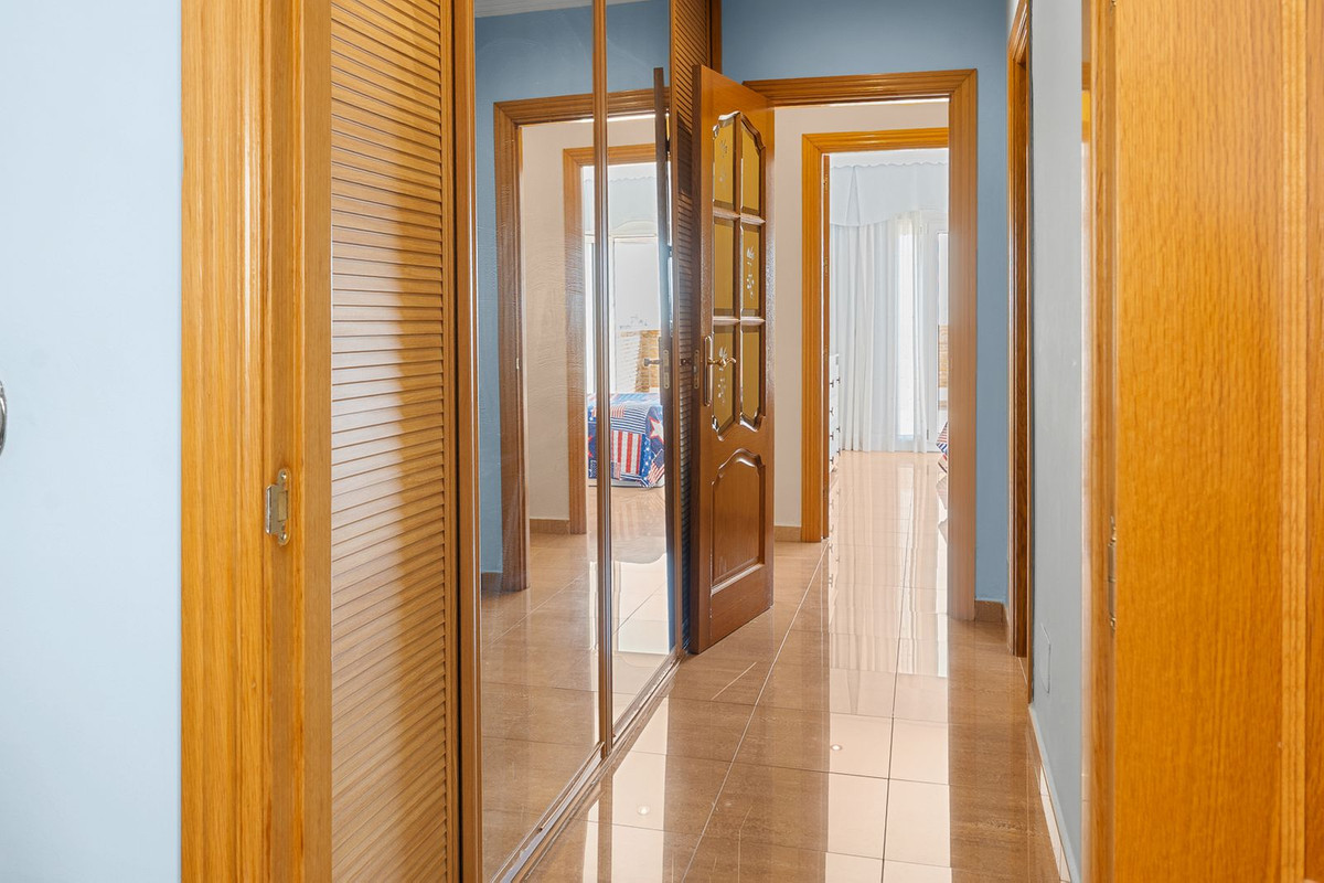 Villa for sale in Benalmadena
