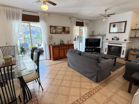 Villa for sale in Coín