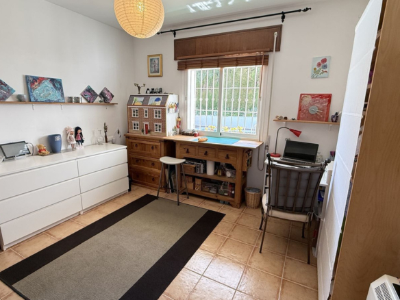 Villa for sale in Coín