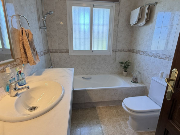 Villa for sale in Coín
