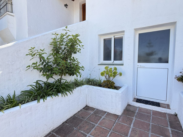 Villa for sale in Coín