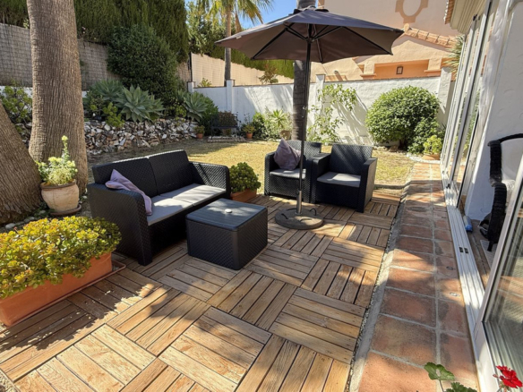 Villa for sale in Coín