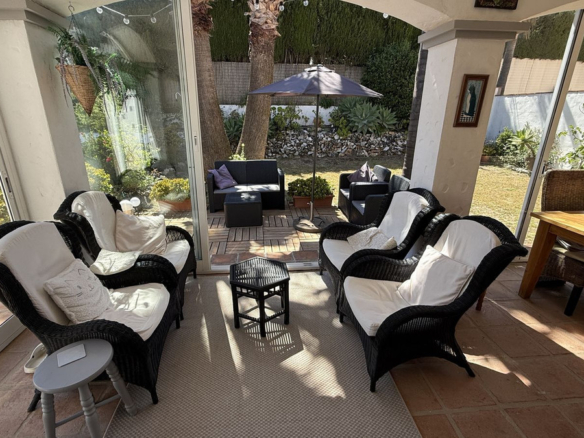 Villa for sale in Coín