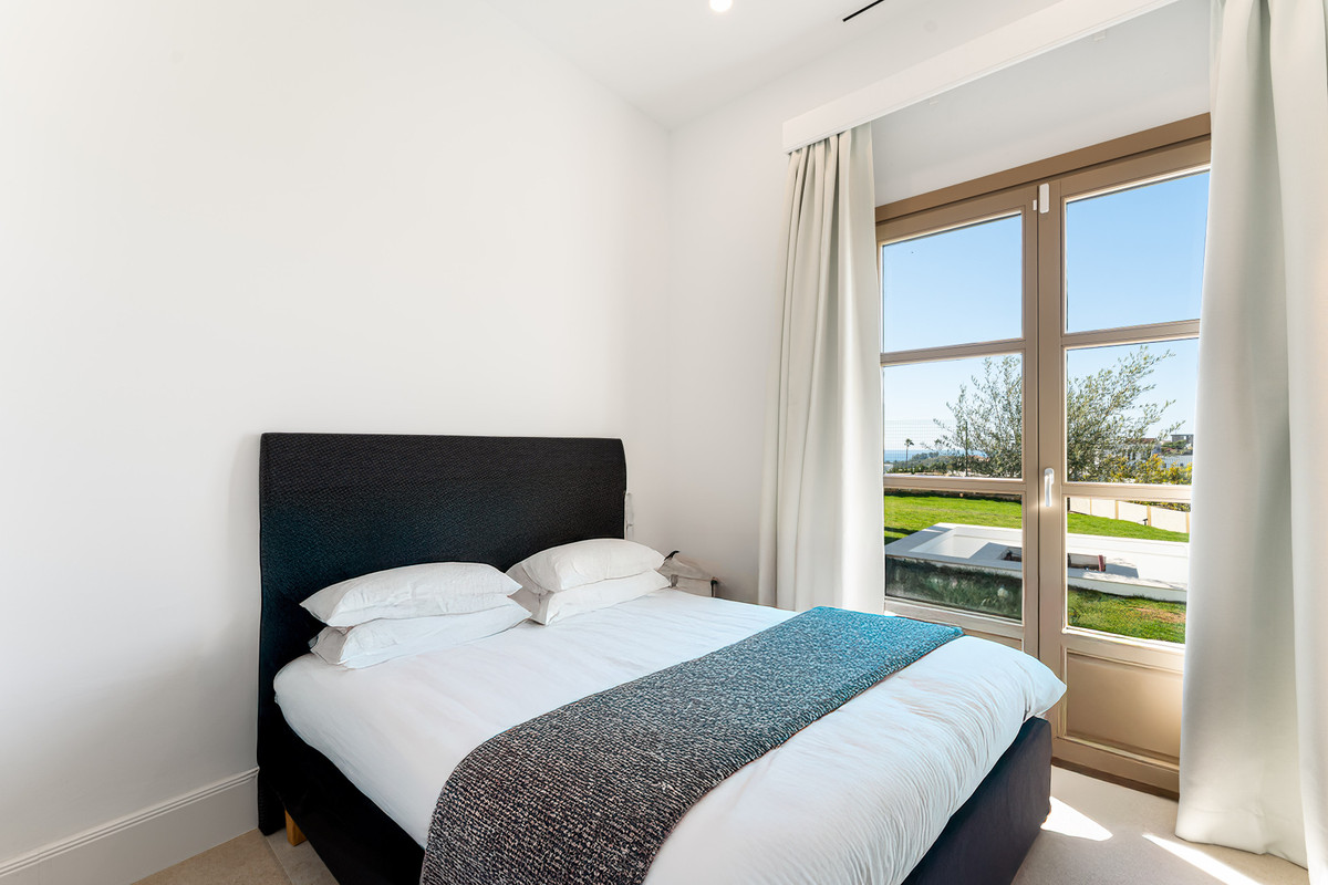Villa for sale in Estepona