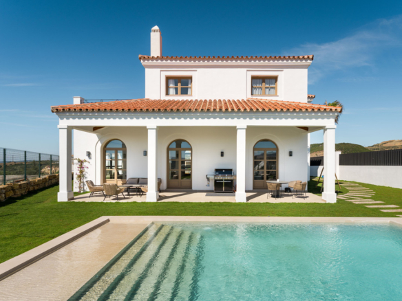 Villa for sale in Estepona