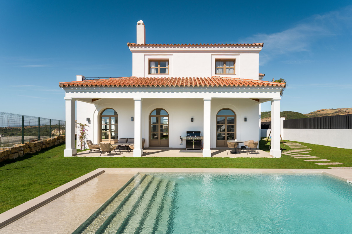 Villa for sale in Estepona