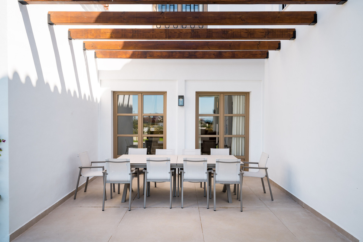 Villa for sale in Estepona