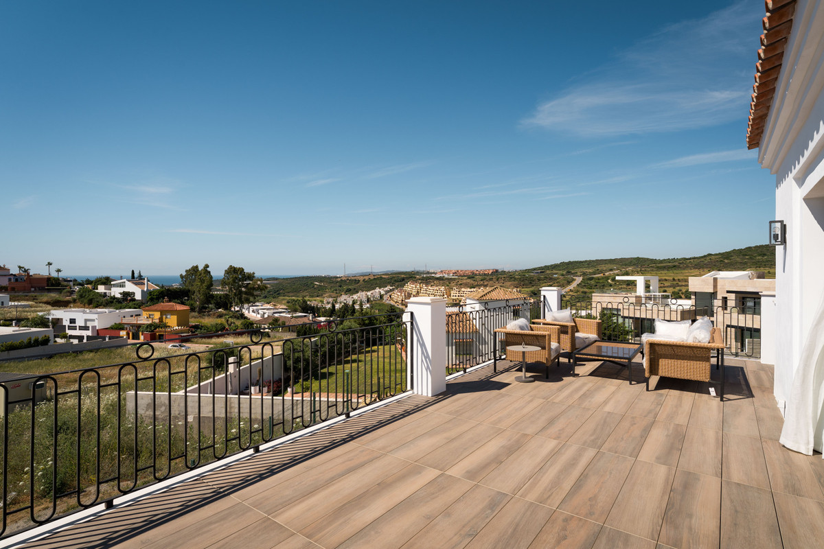 Villa for sale in Estepona