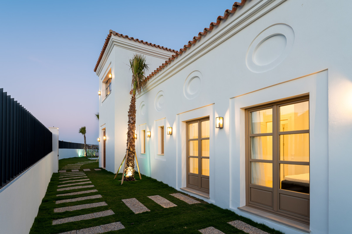Villa for sale in Estepona