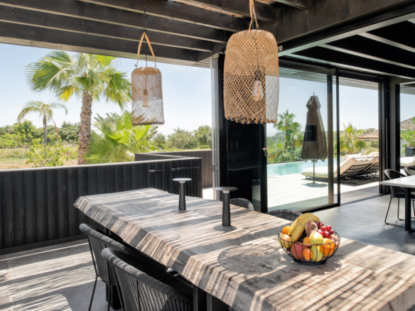 Villa for sale in Estepona