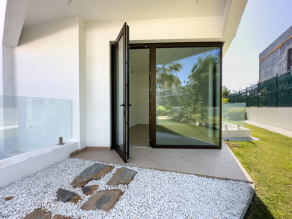 Villa for sale in Estepona