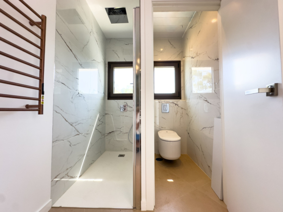 Villa for sale in Estepona