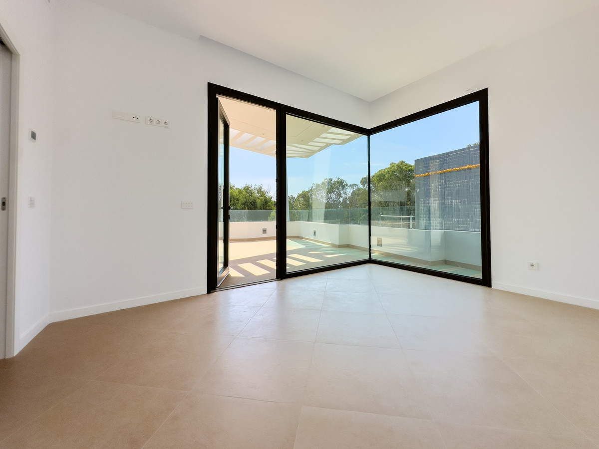 Villa for sale in Estepona