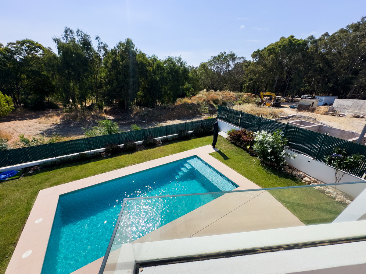 Villa for sale in Estepona