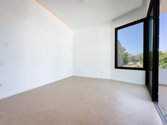 Villa for sale in Estepona