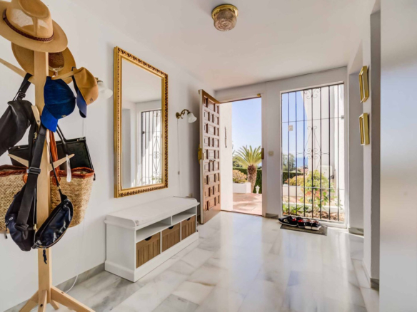 Villa for sale in Fuengirola