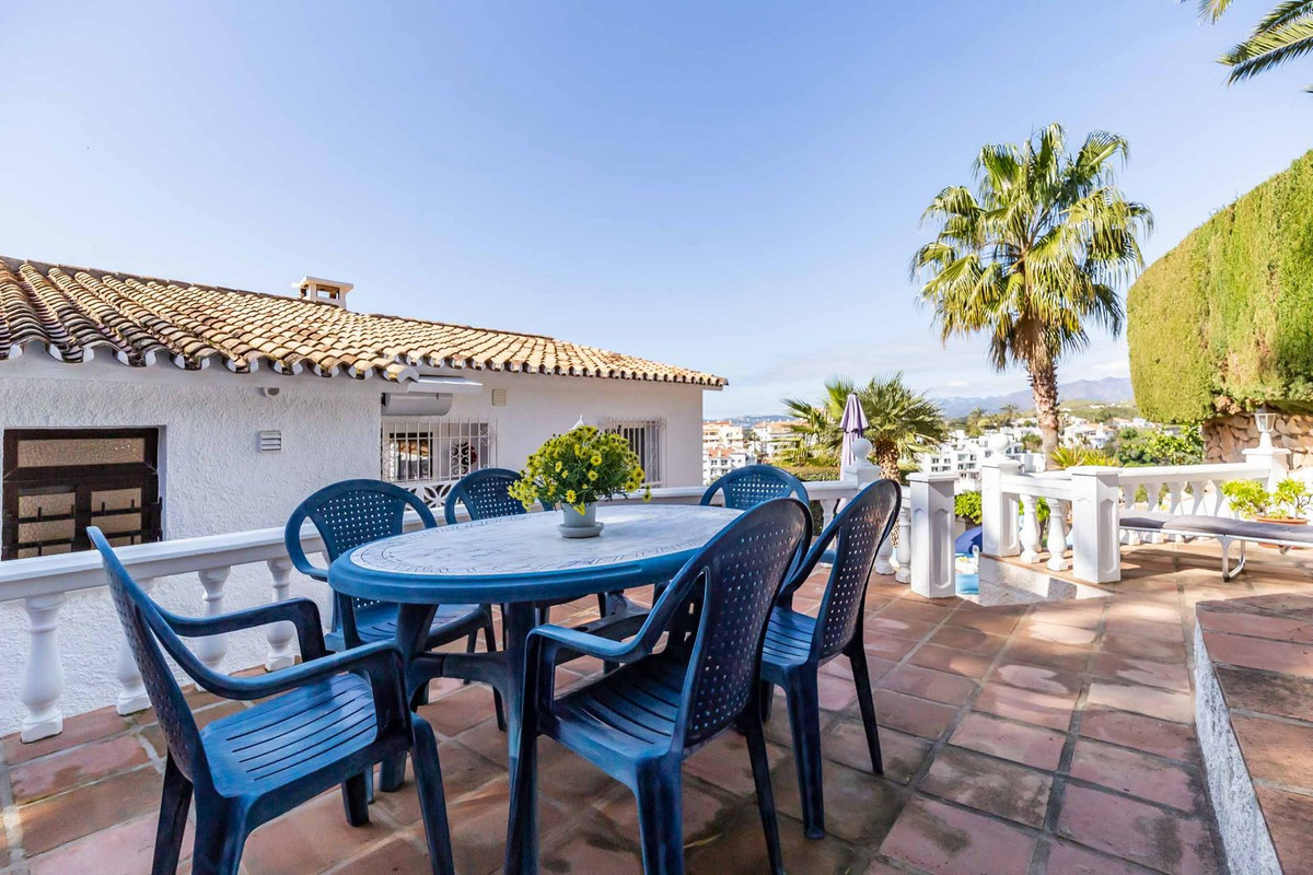 Villa for sale in Fuengirola