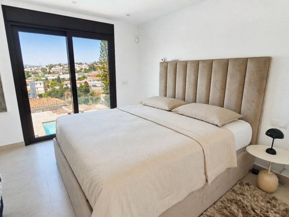 Villa for sale in Fuengirola