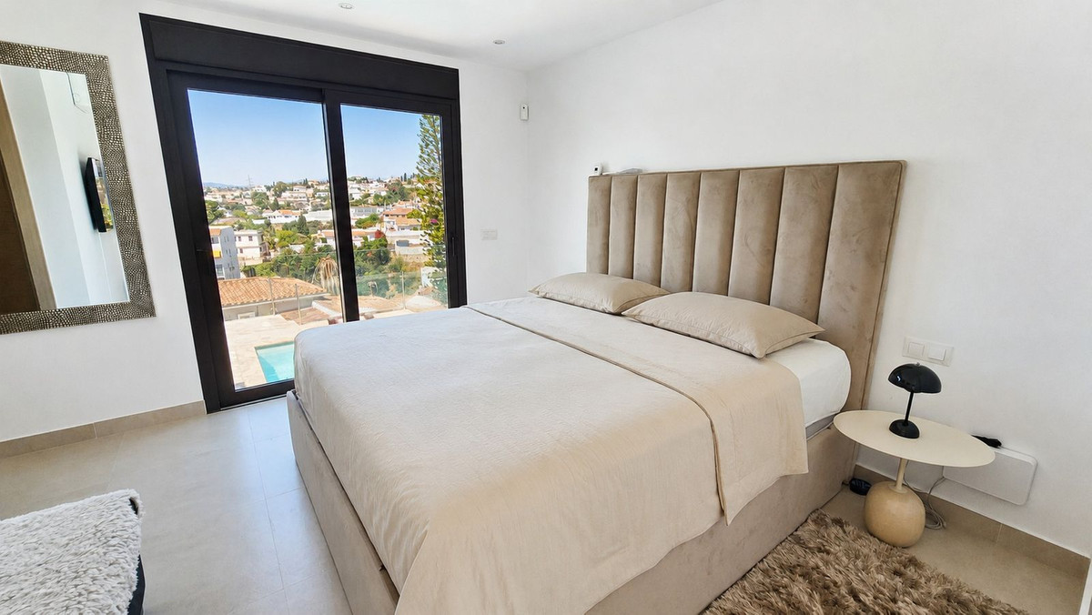 Villa for sale in Fuengirola
