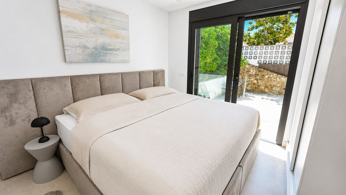 Villa for sale in Fuengirola
