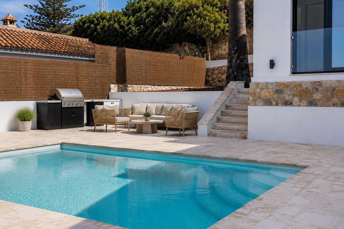 Villa for sale in Fuengirola