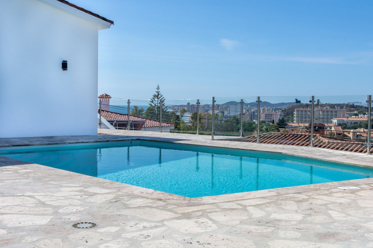 Villa for sale in Fuengirola
