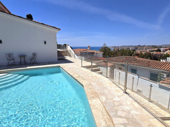 Villa for sale in Fuengirola