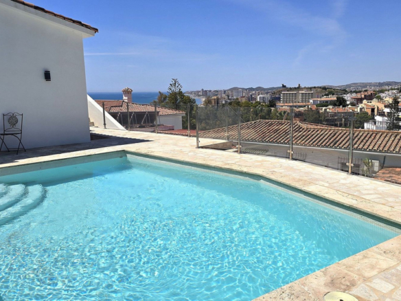 Villa for sale in Fuengirola
