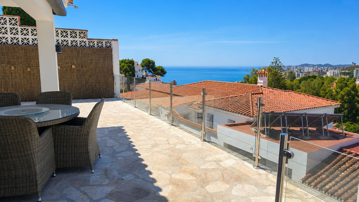 Villa for sale in Fuengirola