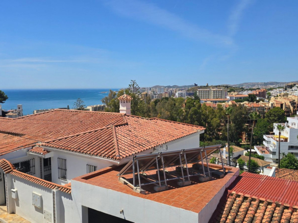 Villa for sale in Fuengirola