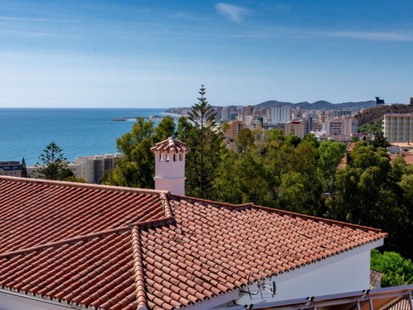 Villa for sale in Fuengirola