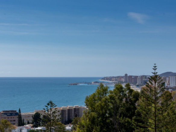 Villa for sale in Fuengirola