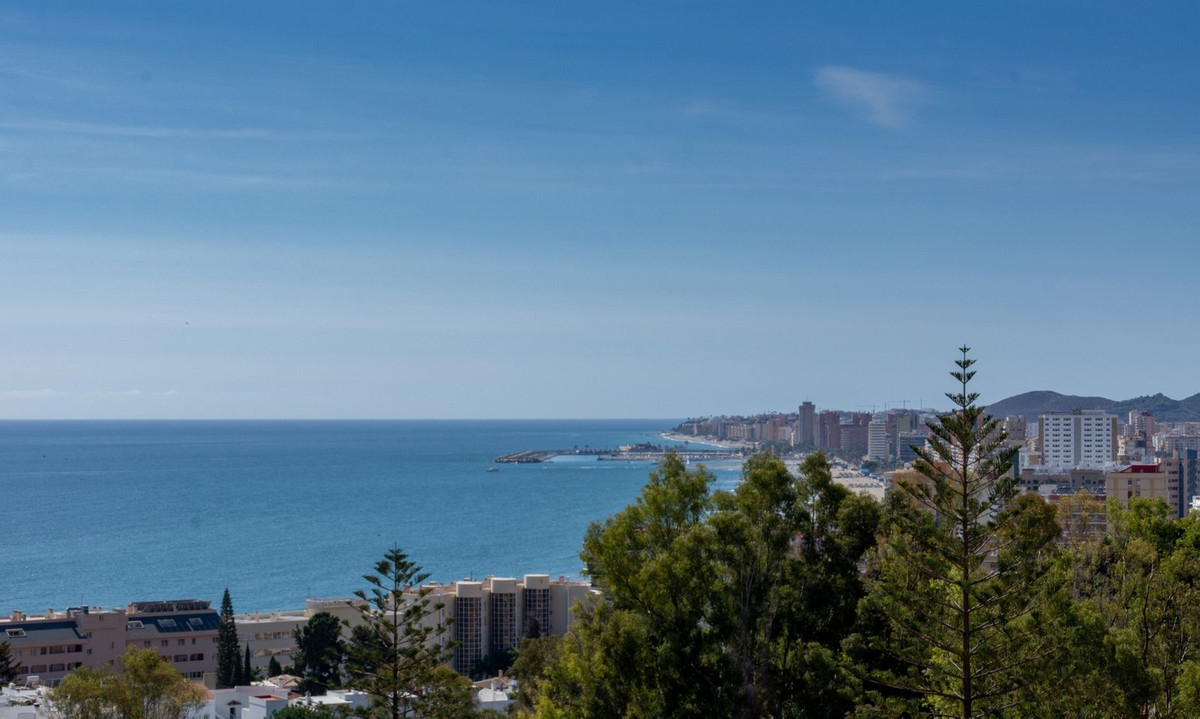 Villa for sale in Fuengirola
