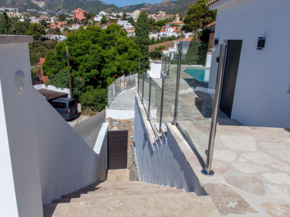 Villa for sale in Fuengirola