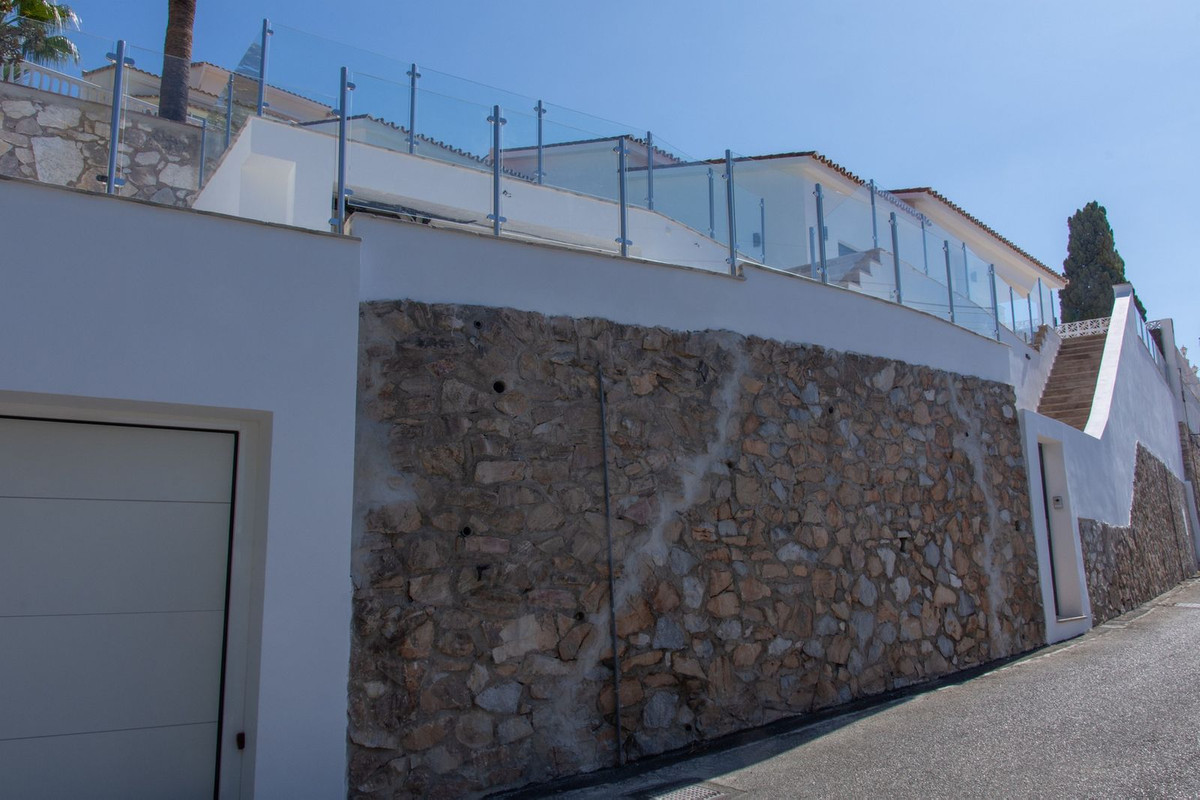 Villa for sale in Fuengirola