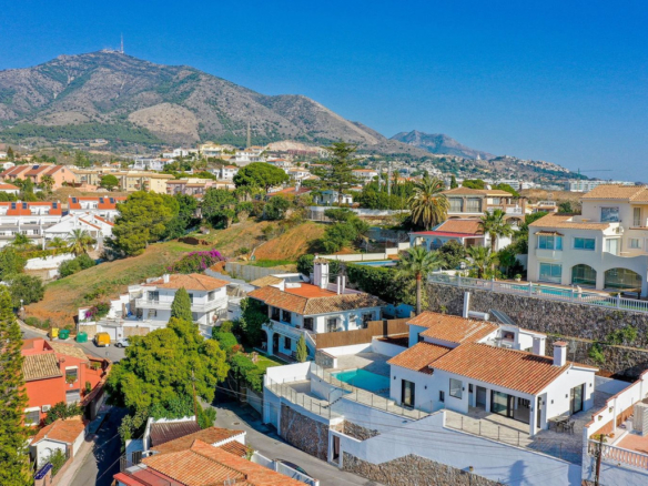 Villa for sale in Fuengirola