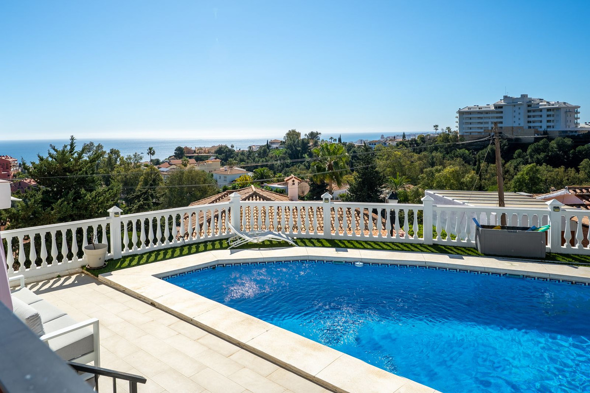 Villa for sale in Fuengirola