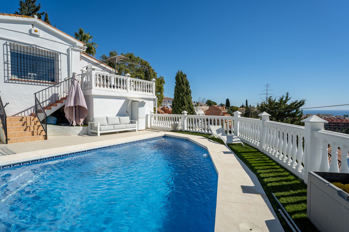 Villa for sale in Fuengirola