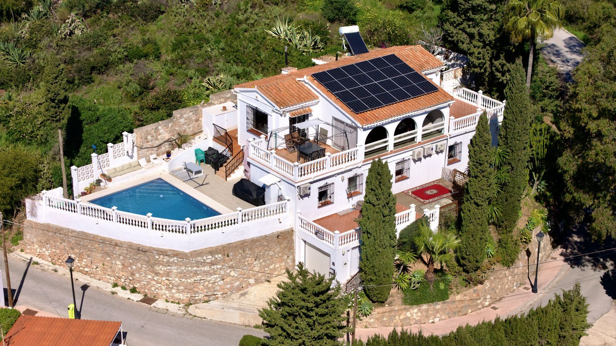 Villa-in-Fuengirola-Ref-R5413108 Villa for sale in Fuengirola