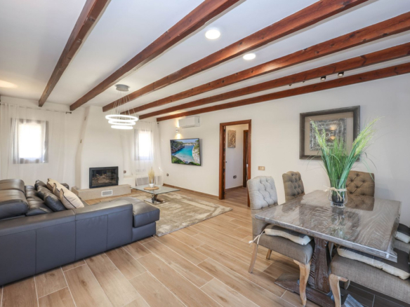 Villa for sale in Guaro