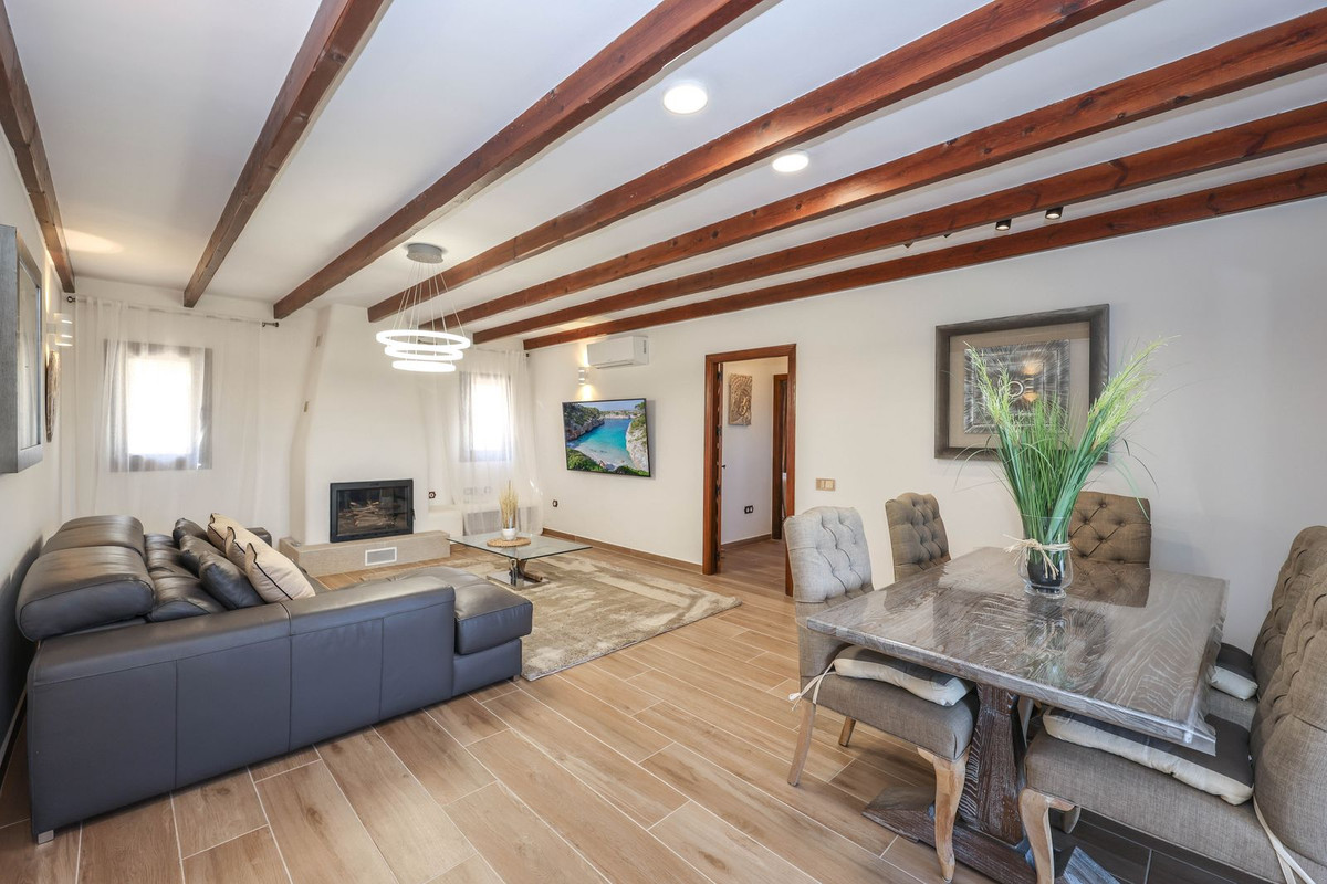 Villa for sale in Guaro