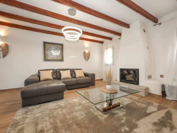 Villa for sale in Guaro