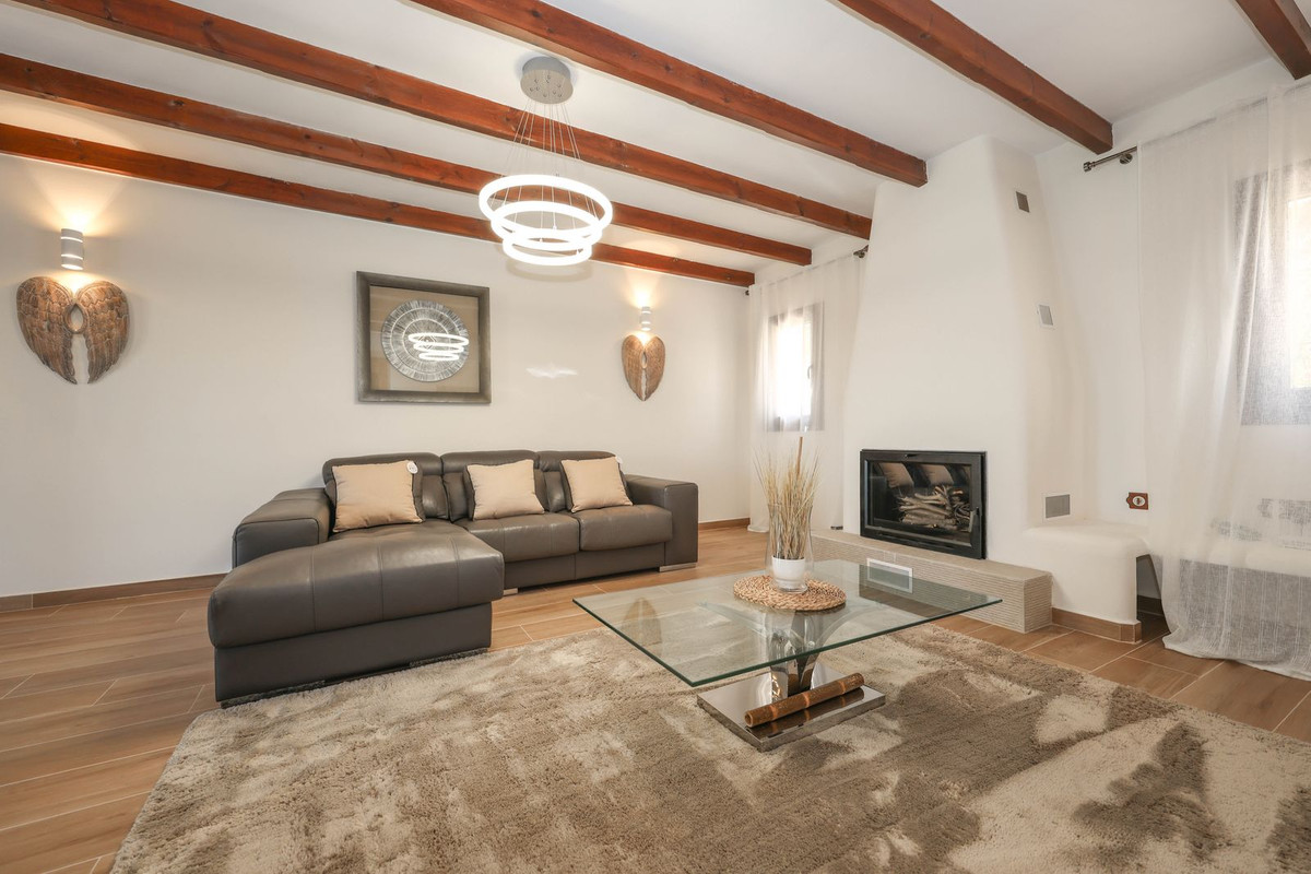 Villa for sale in Guaro