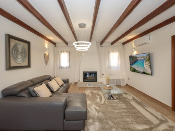 Villa for sale in Guaro
