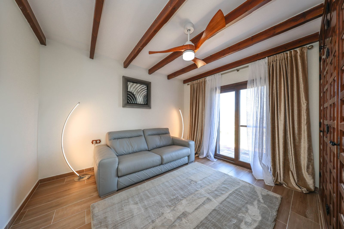 Villa for sale in Guaro