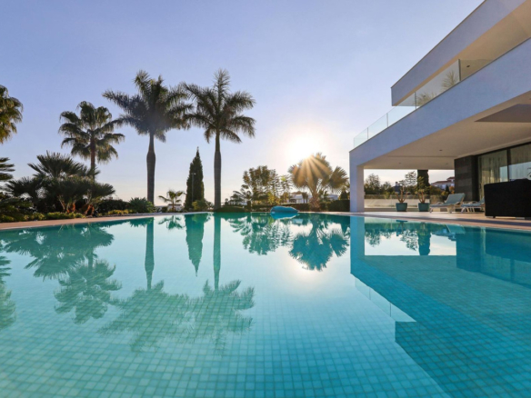 Villa for sale in Málaga
