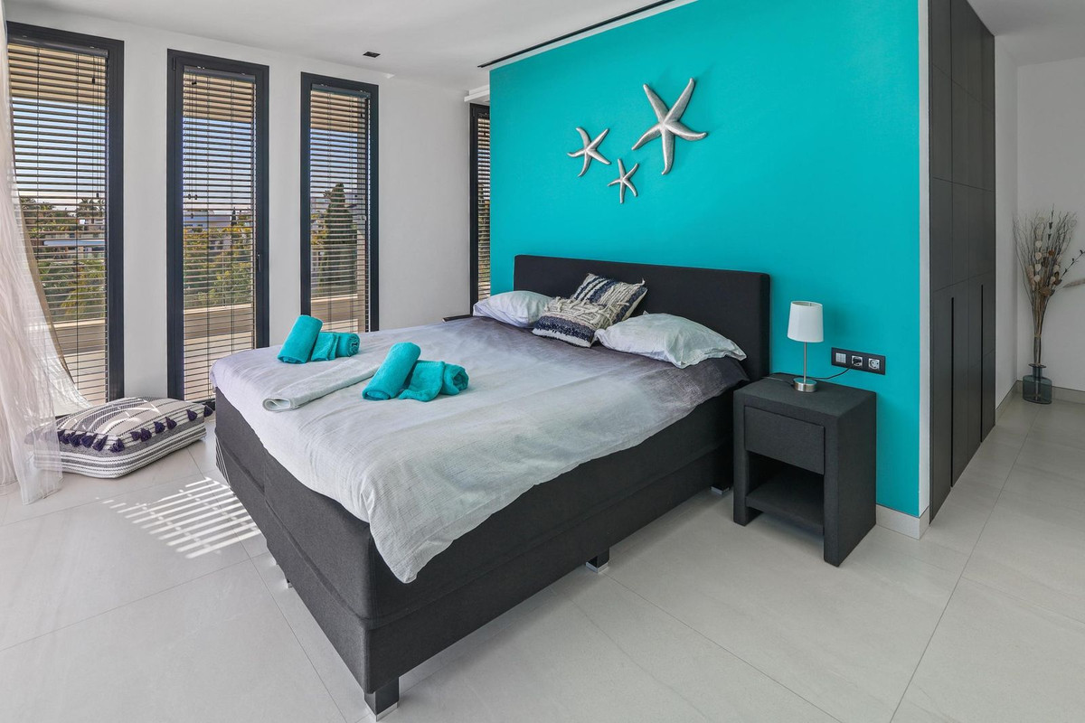 Villa for sale in Málaga