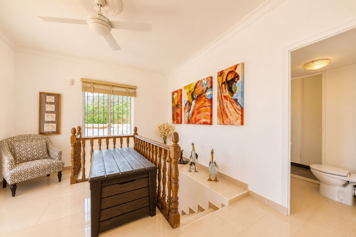 Villa for sale in Manilva