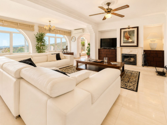 Villa for sale in Manilva